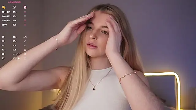 Snapshot of Sunshine_Diana chatting on 12.17.24 Sunshine Diana online show from 12.17.24