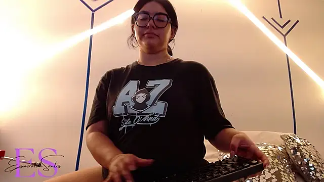 EsmeraldaSantoss online show from 02.25.25