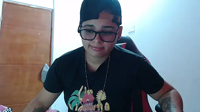 Snapshot of SHARLOTTE_MORGAN chatting on 03.19.25 SHARLOTTE MORGAN online show from 03.19.25