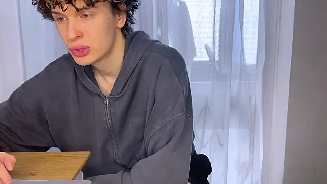 alyx garden online show from 03.18.26