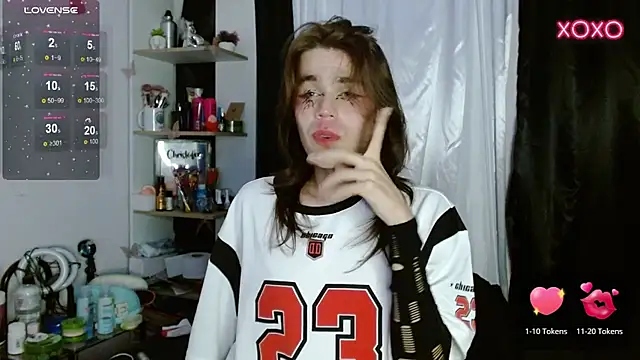 Snapshot of shun_sun chatting on 12.05.24 shun sun online show from 12.05.24