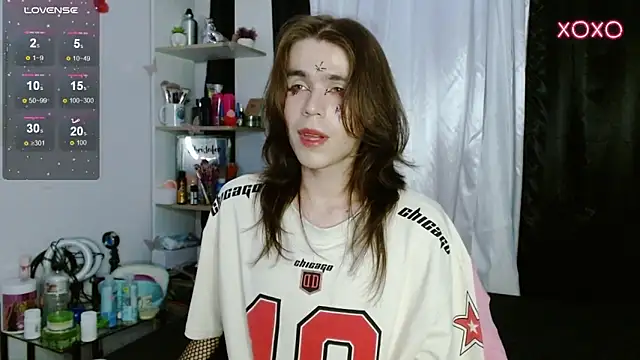 Snapshot of shun_sun chatting on 12.07.24 shun sun online show from 12.07.24