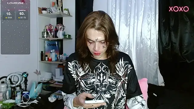 Snapshot of shun_sun chatting on 12.12.24 shun sun online show from 12.12.24