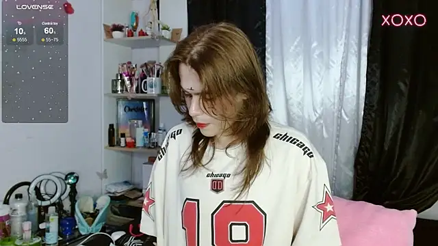 Snapshot of shun_sun chatting on 12.16.24 shun sun online show from 12.16.24