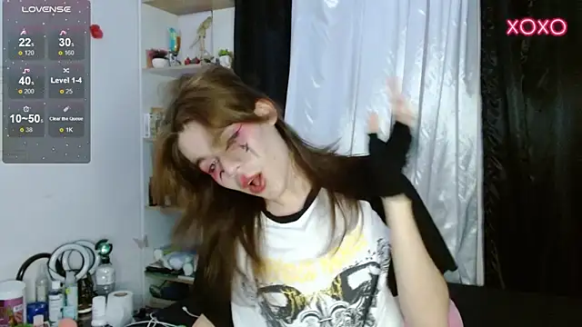 Snapshot of shun_sun chatting on 02.11.25 shun sun online show from 02.11.25