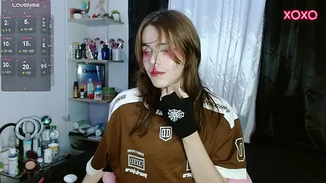 Snapshot of shun_sun chatting on 02.19.25 shun sun online show from 02.19.25