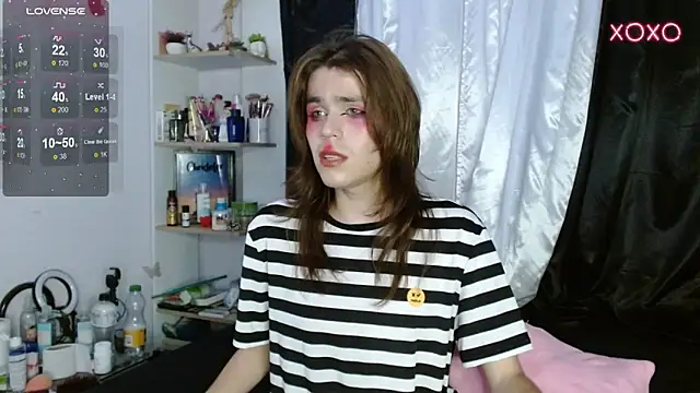 Snapshot of shun_sun chatting on 02.23.25 shun sun online show from 02.23.25