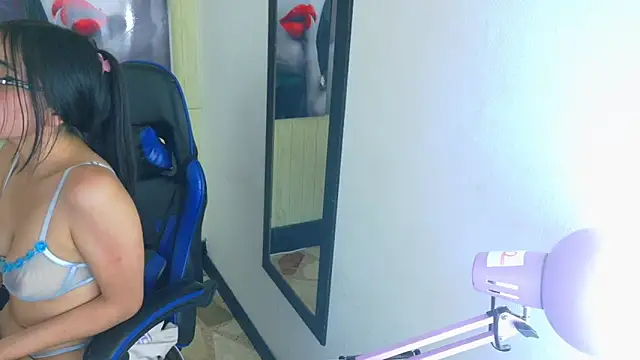  Emmaa Harper online show from 11.23.25