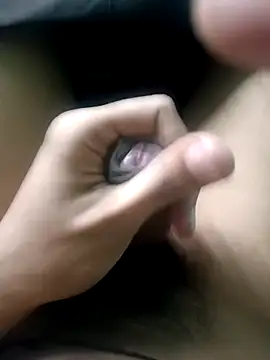 Snapshot of AloneDick chatting on 11.10.25 AloneDick online show from 11.10.25