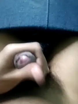 Snapshot of AloneDick chatting on 11.24.25 AloneDick online show from 11.24.25