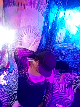 Boo-boo kittyfux online show from 12.11.24