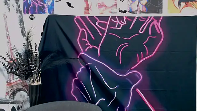 Snapshot of MademoiselleCl chatting on 12.04.24 MademoiselleCl online show from 12.04.24