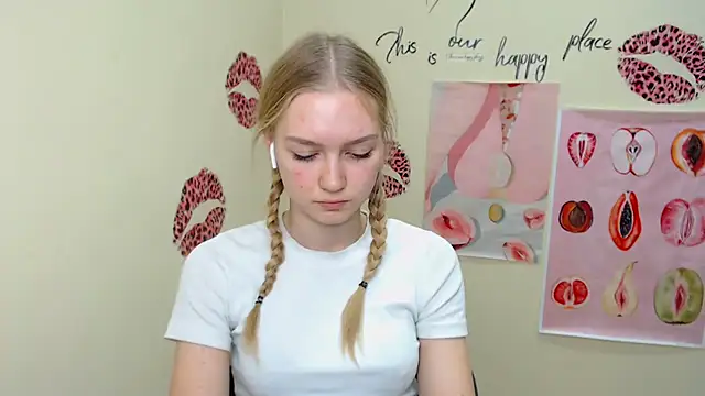 Snapshot of MademoiselleCl chatting on 12.07.24 MademoiselleCl online show from 12.07.24