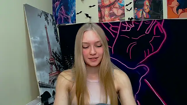 Snapshot of MademoiselleCl chatting on 12.08.24 MademoiselleCl online show from 12.08.24