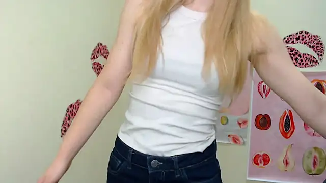 Snapshot of MademoiselleCl chatting on 12.15.24 MademoiselleCl online show from 12.15.24