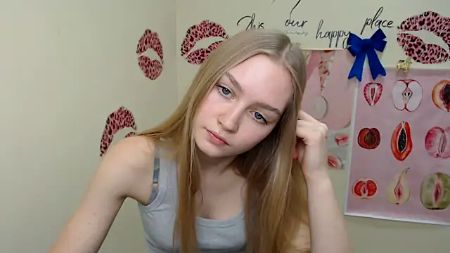 Snapshot of MademoiselleCl chatting on 12.20.24 MademoiselleCl online show from 12.20.24