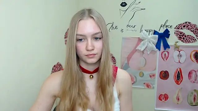 Snapshot of MademoiselleCl chatting on 12.24.24 MademoiselleCl online show from 12.24.24