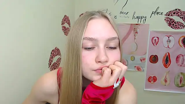 Snapshot of MademoiselleCl chatting on 12.26.24 MademoiselleCl online show from 12.26.24