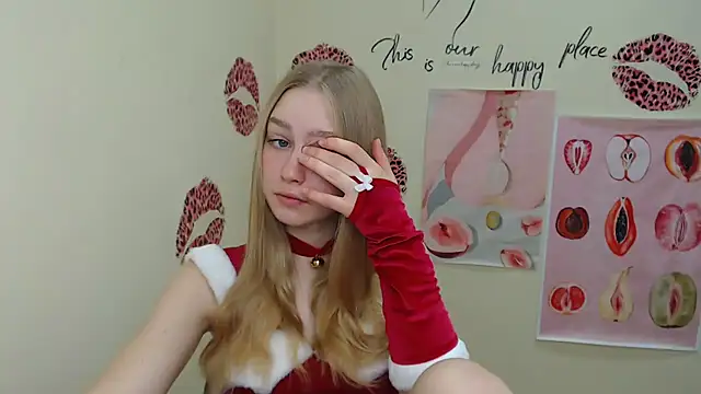 Snapshot of MademoiselleCl chatting on 12.27.24 MademoiselleCl online show from 12.27.24