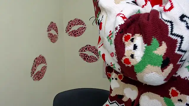 Snapshot of MademoiselleCl chatting on 01.05.25 MademoiselleCl online show from 01.05.25