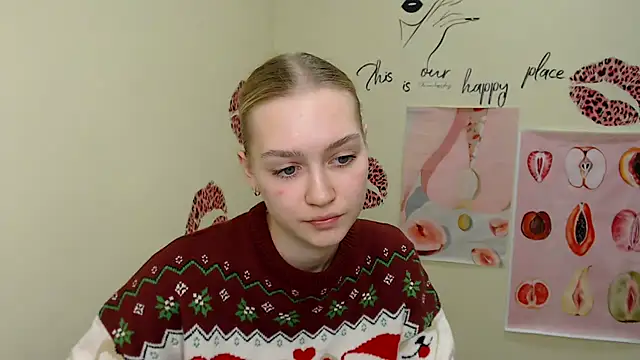 Snapshot of MademoiselleCl chatting on 01.11.25 MademoiselleCl online show from 01.11.25