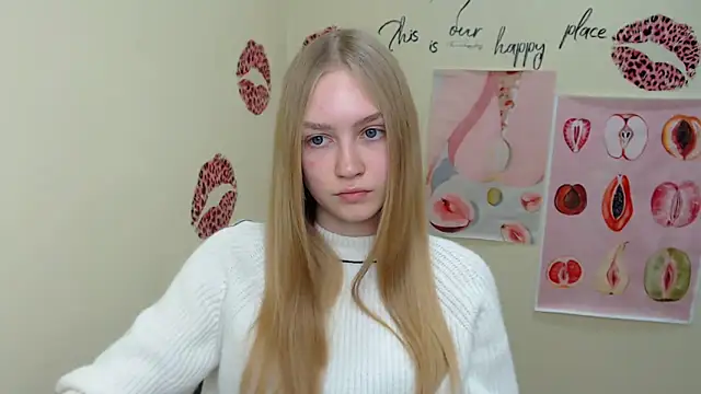 Snapshot of MademoiselleCl chatting on 01.12.25 MademoiselleCl online show from 01.12.25