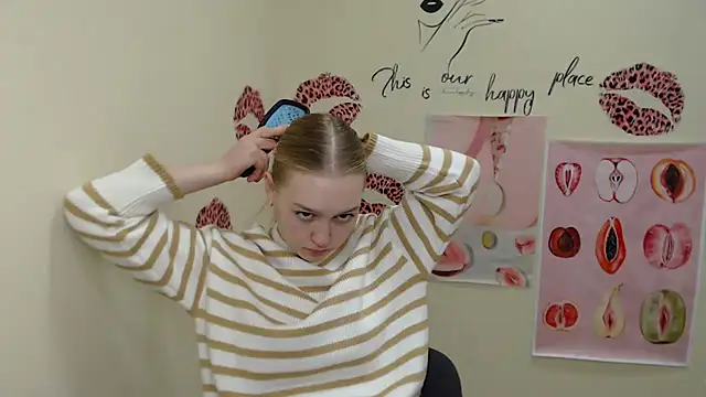 Snapshot of MademoiselleCl chatting on 01.14.25 MademoiselleCl online show from 01.14.25