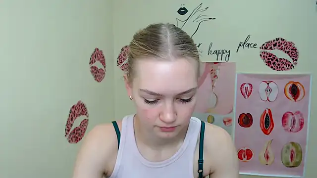 Snapshot of MademoiselleCl chatting on 01.26.25 MademoiselleCl online show from 01.26.25