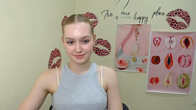 Snapshot of MademoiselleCl chatting on 02.01.25 MademoiselleCl online show from 02.01.25