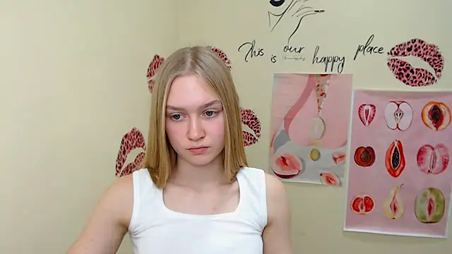 Snapshot of MademoiselleCl chatting on 02.02.25 MademoiselleCl online show from 02.02.25