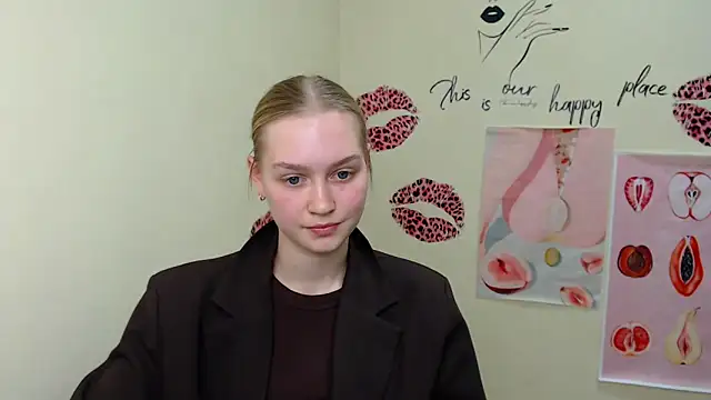 Snapshot of MademoiselleCl chatting on 02.07.25 MademoiselleCl online show from 02.07.25