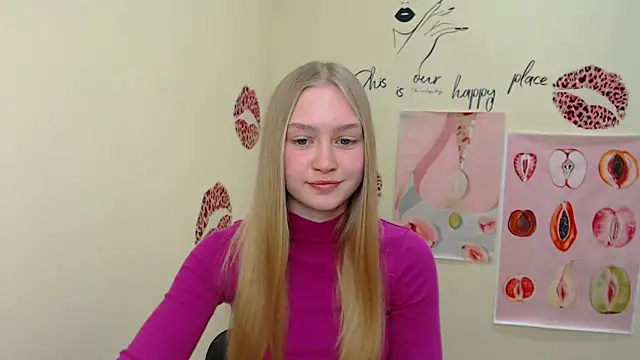 Snapshot of MademoiselleCl chatting on 02.14.25 MademoiselleCl online show from 02.14.25