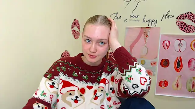 Snapshot of MademoiselleCl chatting on 02.22.25 MademoiselleCl online show from 02.22.25