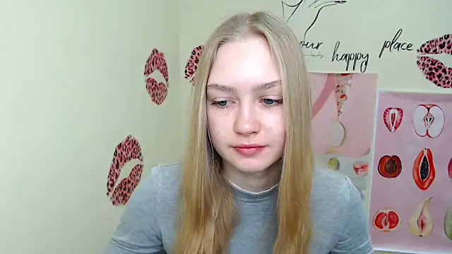 Snapshot of MademoiselleCl chatting on 03.16.25 MademoiselleCl online show from 03.16.25