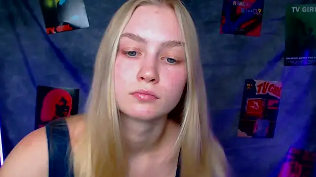 Snapshot of MademoiselleCl chatting on 10.15.25 MademoiselleCl online show from 10.15.25