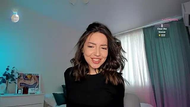 Oh My Dianee online show from 02.10.25