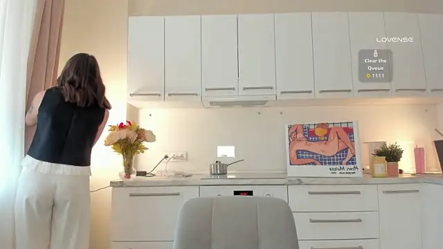 Oh My Dianee online show from 09.11.25