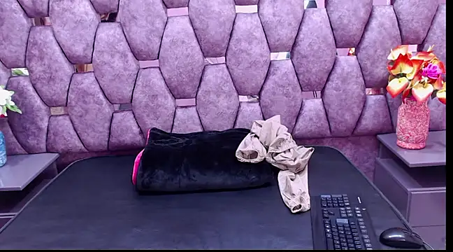 Snapshot of EmilyyEvans_ chatting on 12.06.24 EmilyyEvans online show from 12.06.24