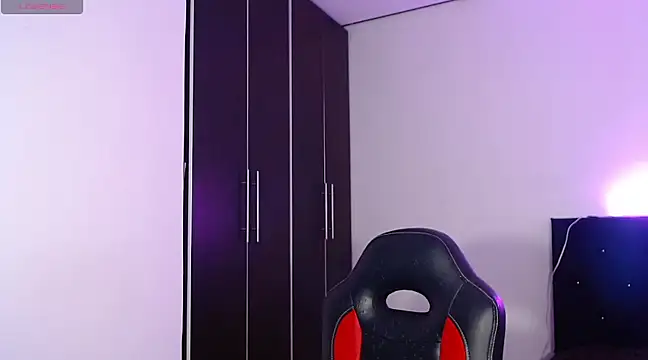 Snapshot of zarablare_ chatting on 01.03.25 zarablare online show from 01.03.25