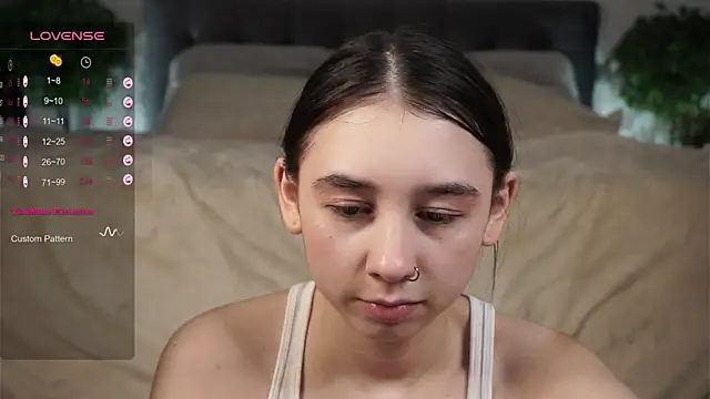 AislyEmbury online show from 02.10.25