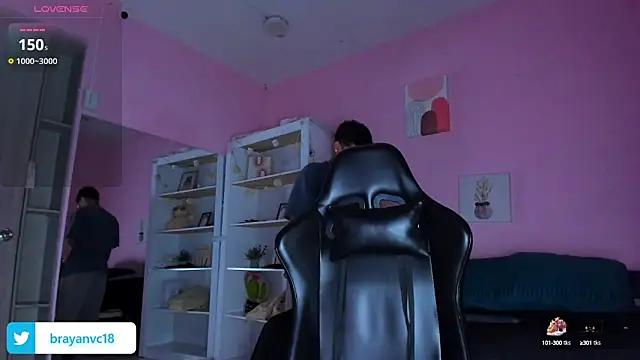 Ian Castillo  online show from 10.10.25