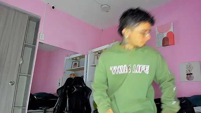 Ian Castillo  online show from 11.19.25