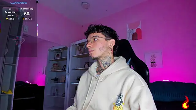 Ian Castillo  online show from 12.03.25