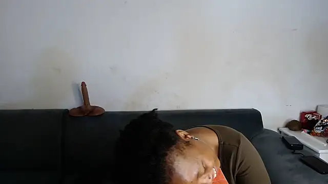 Snapshot of SZA_Doja chatting on 05.11.26 SZA Doja online show from 05.11.26