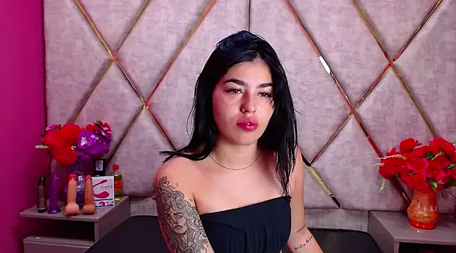 Mia Charlothe online show from 02.19.25