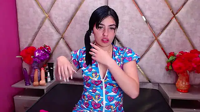 Mia Charlothe online show from 03.07.25