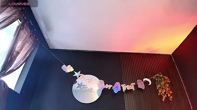 Aaron Jassell1 online show from 10.28.25