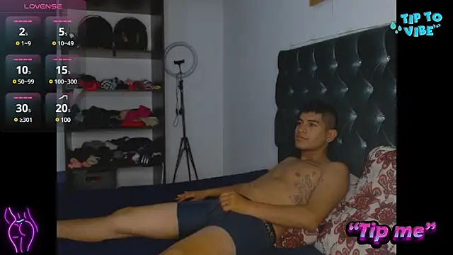 Snapshot of AntonellaAndNoah chatting on 02.07.25 AntonellaAndNoah online show from 02.07.25