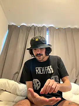 wolfwhite95 online show from 11.11.25