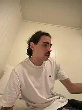 wolfwhite95 online show from 02.26.26